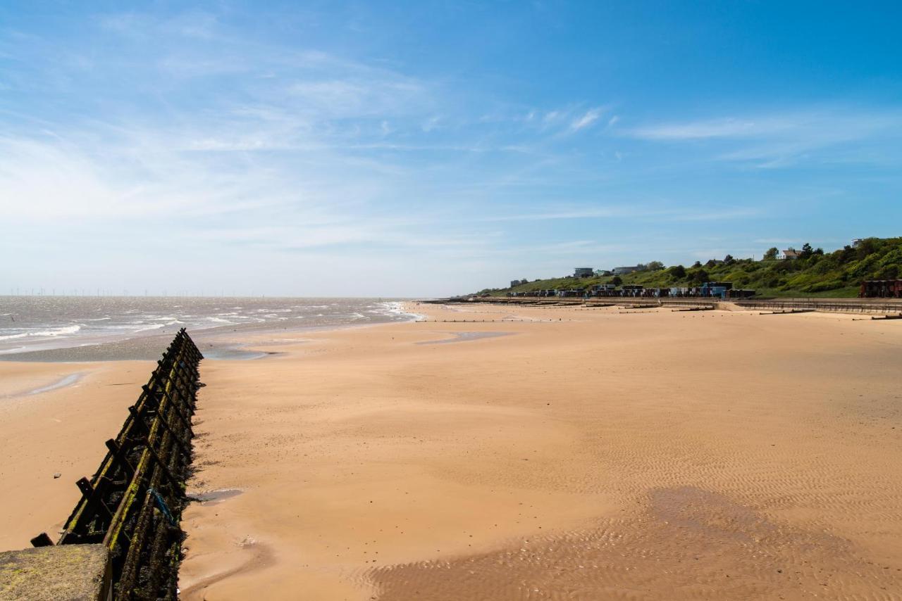 Superb 6 Berth Caravan At St Osyth Beach, Near Clacton-On-Sea Ref 28008Mc Exterior photo